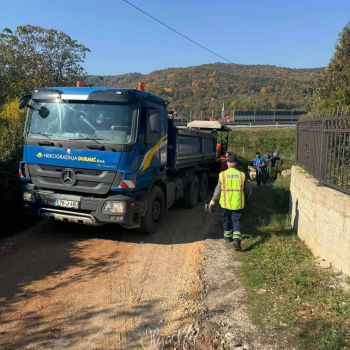 U toku asfaltiranje putnih oštećenja u MZ Luka